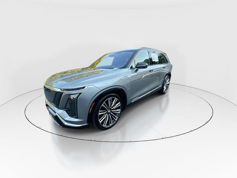 Used 2026 Cadillac Vistiq Premium Luxury AWD/4WD image 4