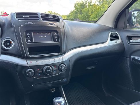 Used 2015 Dodge Journey American Value Package w/ Flexible Seating Group FWD image 16