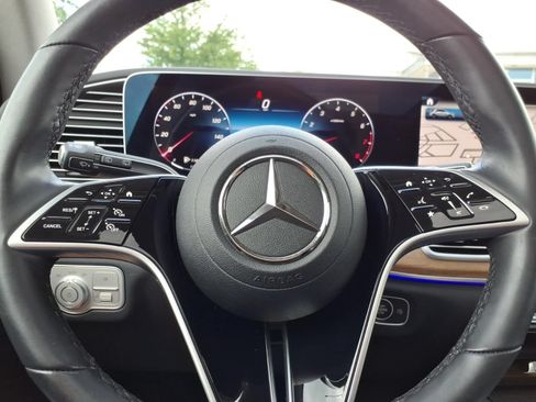 Used 2025 Mercedes-Benz GLE 350 4MATIC image 23