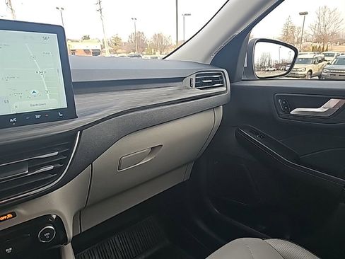 Used 2025 Ford Escape Platinum w/ Premium Technology Package image 19