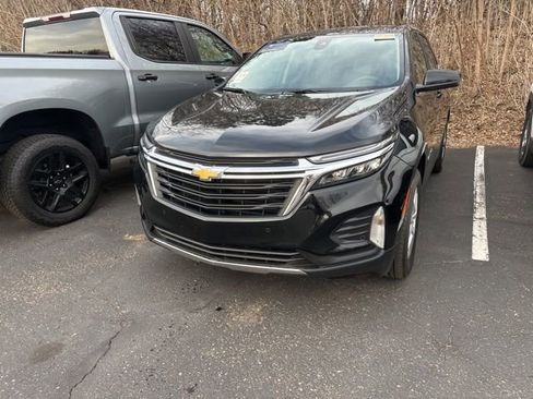 Used 2023 Chevrolet Equinox LT image 3