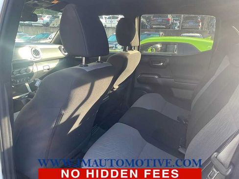Used 2020 Toyota Tacoma TRD Off-Road AWD/4WD image 3
