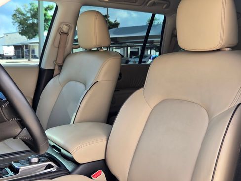 Used 2021 Nissan Armada SV w/ SV Appearance Package RWD image 12