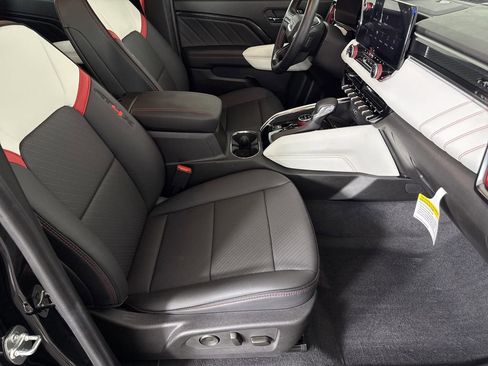 New 2025 GMC Canyon AT4 w/ AT4X Package image 11