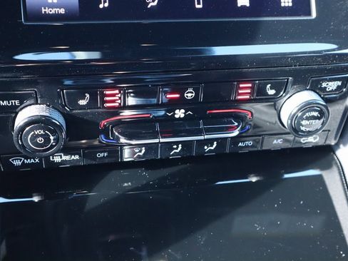 New 2025 Jeep Grand Cherokee Laredo w/ Luxury Tech Group I image 7