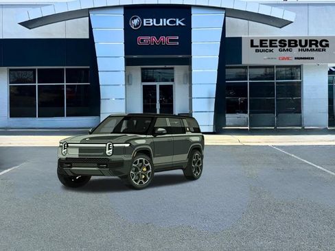Used 2025 Rivian R1S Premium AWD/4WD image 18