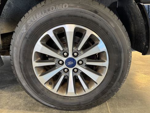 Used 2017 Ford Expedition EL XLT image 10