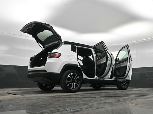 Used 2024 Jeep Compass Limited image 43