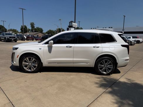 Used 2023 Cadillac XT6 Premium Luxury w/ Technology Package AWD/4WD image 8