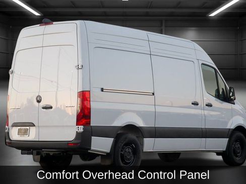 Used 2025 Mercedes-Benz Sprinter 2500 image 13