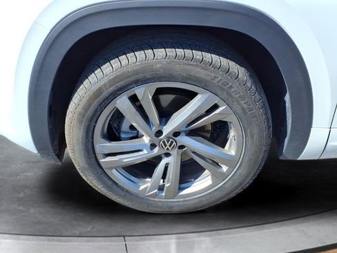 Used 2024 Volkswagen Atlas Cross Sport SEL R-Line image 11