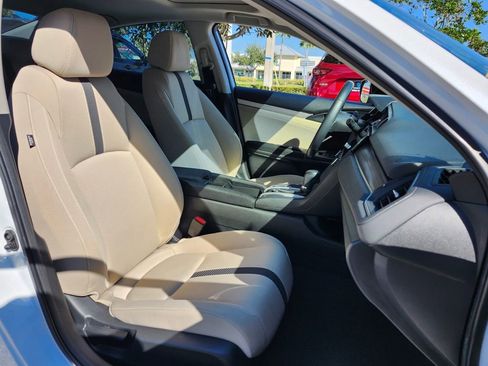 Certified 2021 Honda Civic EX image 14