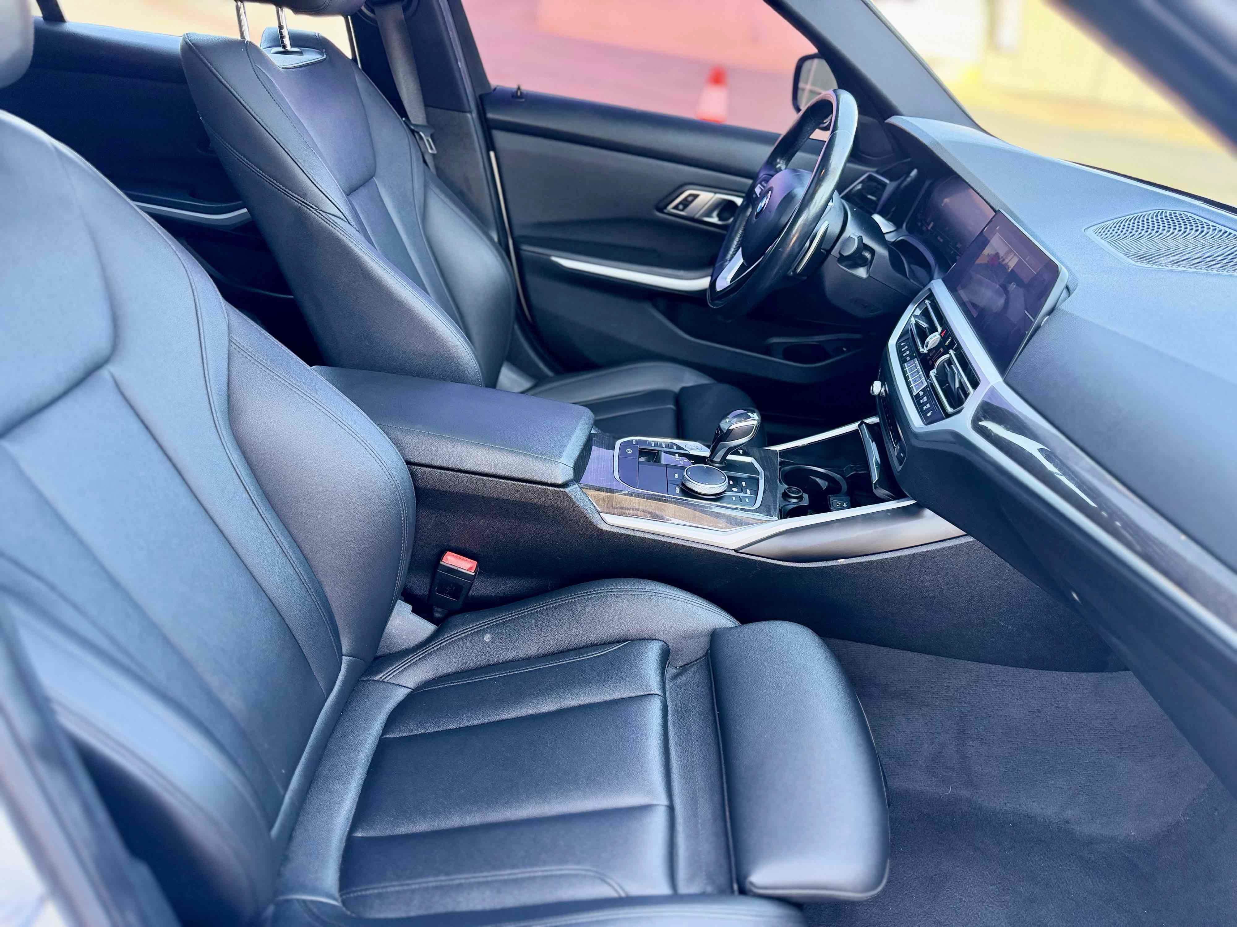 Used 2020 BMW 330i Sedan w/ Driving Assistance Package RWD image 16