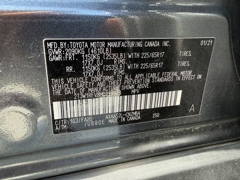 Used 2021 Toyota RAV4 XLE w/ Convenience Package FWD image 29