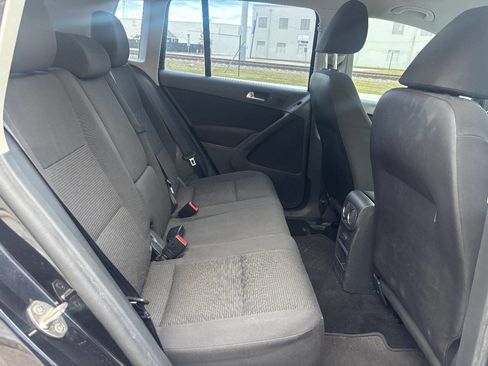 Used 2017 Volkswagen Tiguan Limited w/ Premium Package image 19