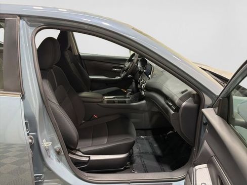 Used 2025 Nissan Sentra SV FWD image 34