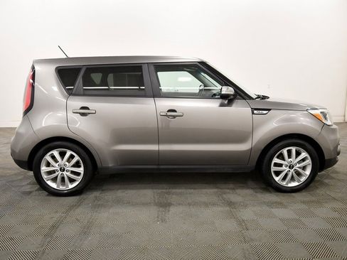 Used 2018 Kia Soul + w/ + Primo LIT Package image 9