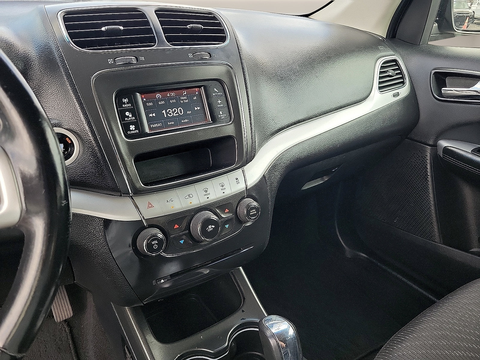 Used 2018 Dodge Journey SE w/ Popular Equipment Group FWD image 20