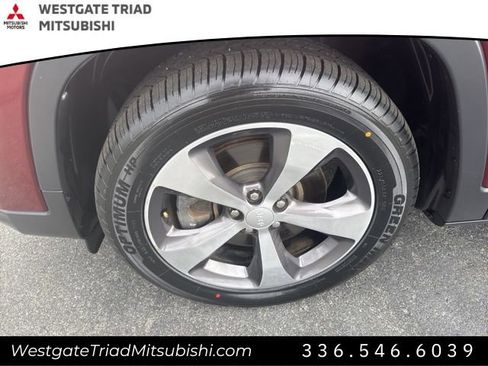 Used 2020 Jeep Cherokee Limited image 4