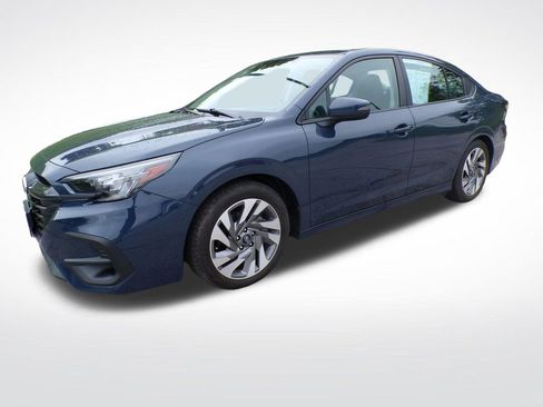 Used 2025 Subaru Legacy Limited AWD/4WD image 2