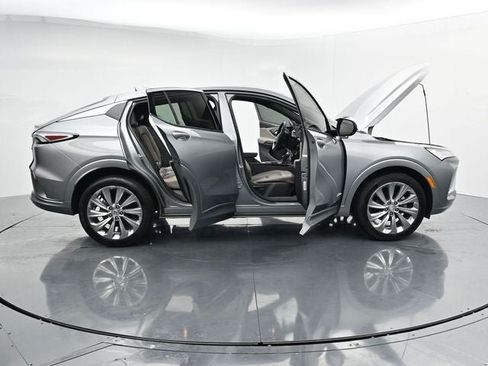 Used 2024 Buick Envista Avenir FWD image 37
