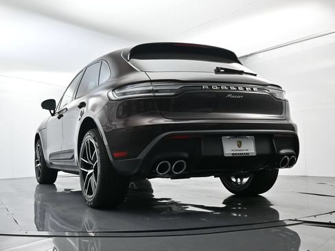 Certified 2025 Porsche Macan AWD/4WD image 50