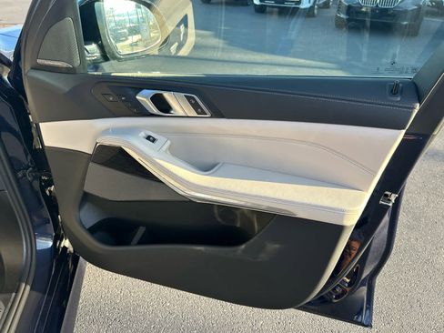 Used 2026 BMW X5 xDrive40i w/ Executive Package image 17