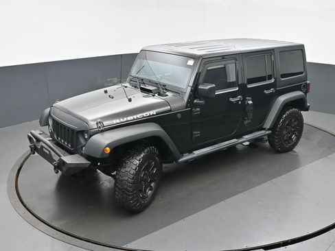 Used 2016 Jeep Wrangler Unlimited Rubicon w/ Connectivity Group AWD/4WD image 32