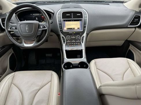 Used 2019 Lincoln Nautilus Reserve AWD/4WD image 16