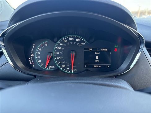 Used 2022 Chevrolet Trax LT w/ LT Convenience Package image 11