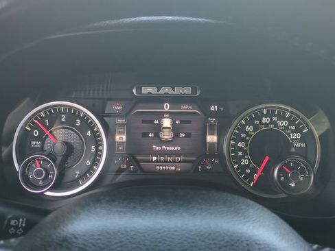 Used 2022 RAM 1500 Laramie image 32