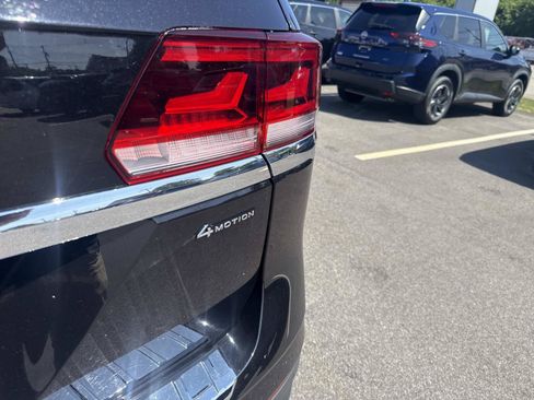 Used 2023 Volkswagen Atlas SE AWD/4WD image 6