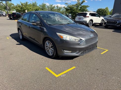 Used 2015 Ford Focus Titanium FWD image 3