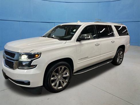 Used 2017 Chevrolet Suburban Premier image 4