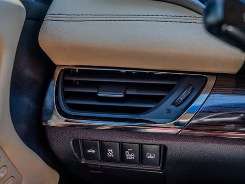 Used 2013 Toyota Avalon Limited image 18