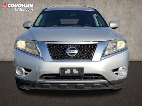 Used 2014 Nissan Pathfinder SV w/ Cargo Package image 8