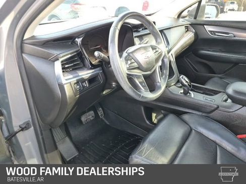 Used 2017 Cadillac XT5 Luxury image 12