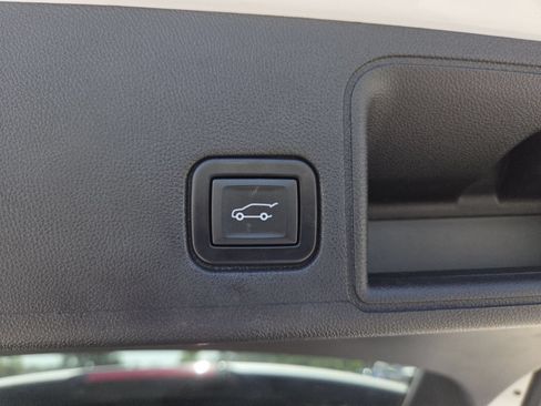 Used 2021 GMC Terrain SLT w/ LPO, Floor Liner Package FWD image 20