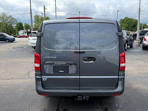 Used 2021 Mercedes-Benz Metris image 6