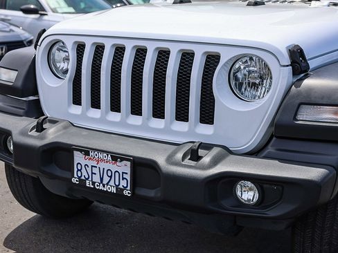 Used 2020 Jeep Wrangler Sport AWD/4WD image 15