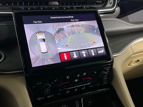 Used 2022 Jeep Grand Cherokee Limited 4xe w/ Luxury Tech Group II image 21