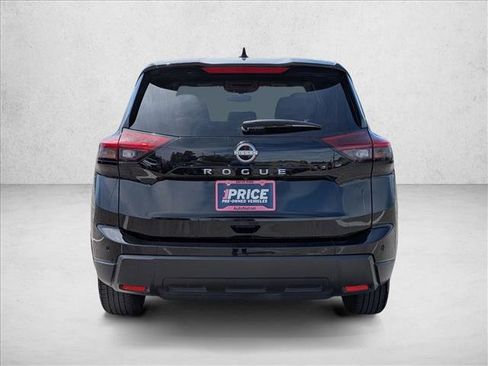 Used 2024 Nissan Rogue S image 7