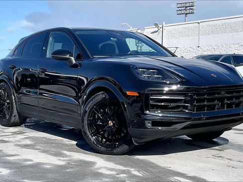 Used 2025 Porsche Cayenne Coupe AWD/4WD image 21