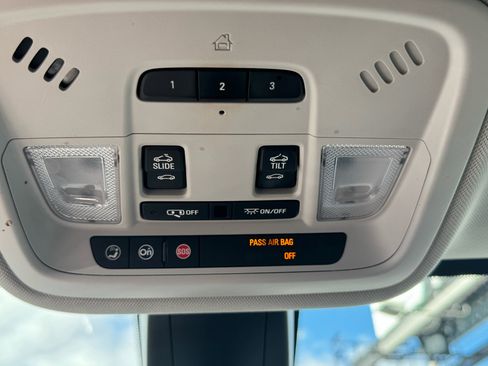 Used 2018 Chevrolet Traverse Premier image 44