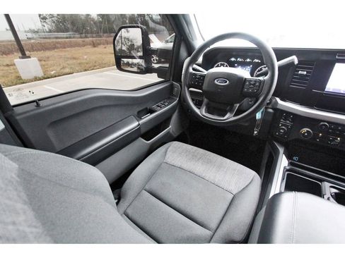 Used 2024 Ford F250 XLT w/ FX4 Off-Road Package image 11