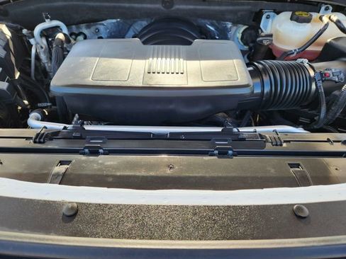 Used 2024 Chevrolet Tahoe LT w/ Luxury Package image 32