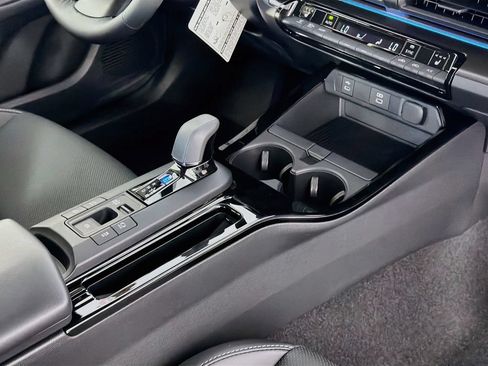New 2027 Toyota Prius Plug-In Hybrid FWD image 34