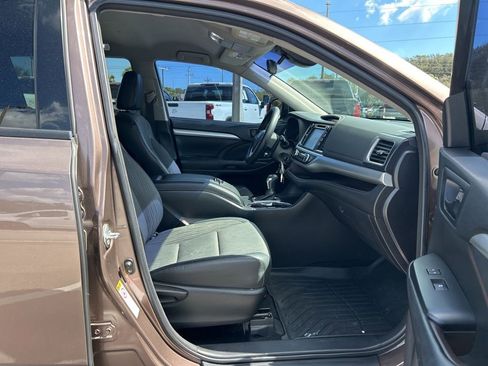 Used 2018 Toyota Highlander Plus image 39