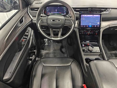Used 2024 Jeep Grand Cherokee Limited 4xe AWD/4WD image 4