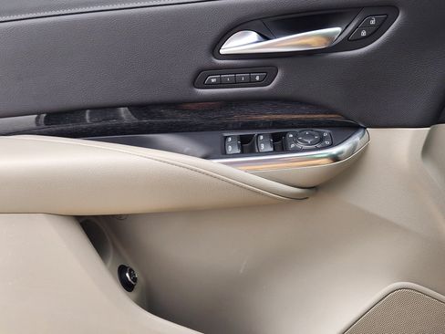 Used 2021 Cadillac XT4 Premium Luxury FWD image 19